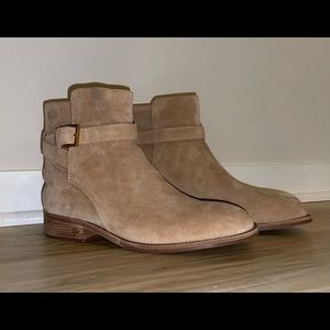Tory Burch Cream Brooke Ankle Perfect Sand Boots/Booties